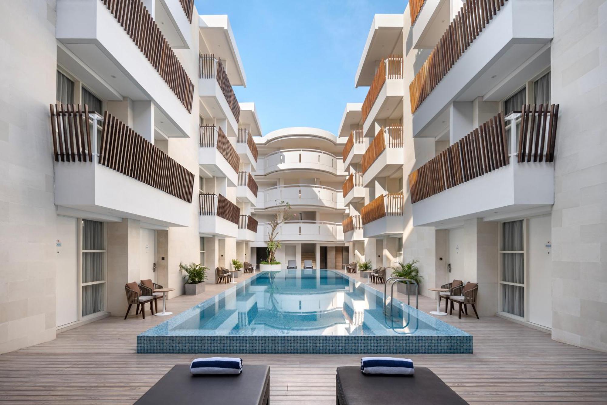 Holiday Inn Express Bali Sunset Road By Ihg Kuta Lombok Zewnętrze zdjęcie