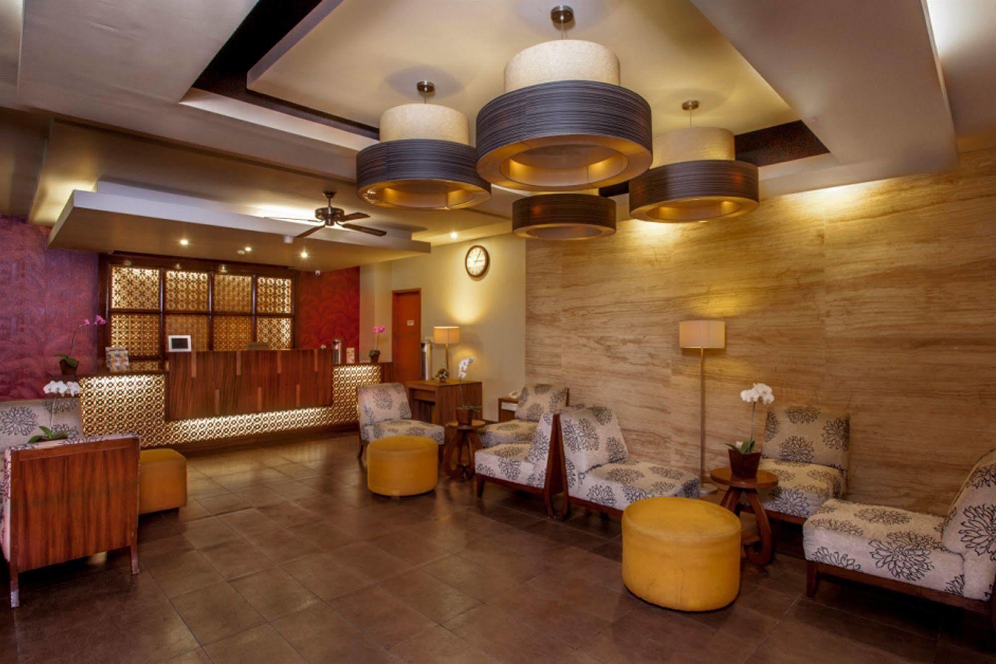 Holiday Inn Express Bali Sunset Road By Ihg Kuta Lombok Zewnętrze zdjęcie