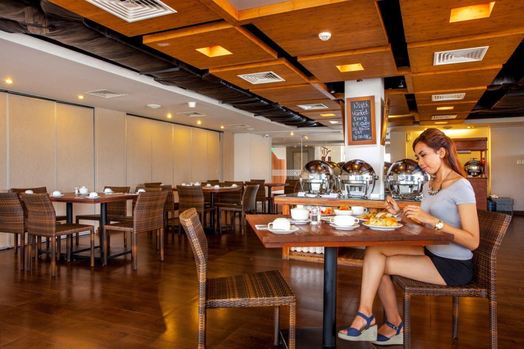 Holiday Inn Express Bali Sunset Road By Ihg Kuta Lombok Zewnętrze zdjęcie