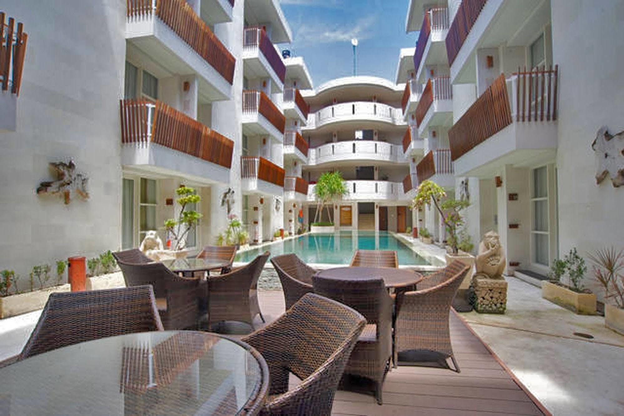Holiday Inn Express Bali Sunset Road By Ihg Kuta Lombok Zewnętrze zdjęcie